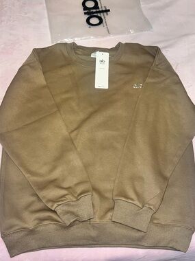 ALO Yoga womens Crewneck Sweatshirt in Brown Taupe